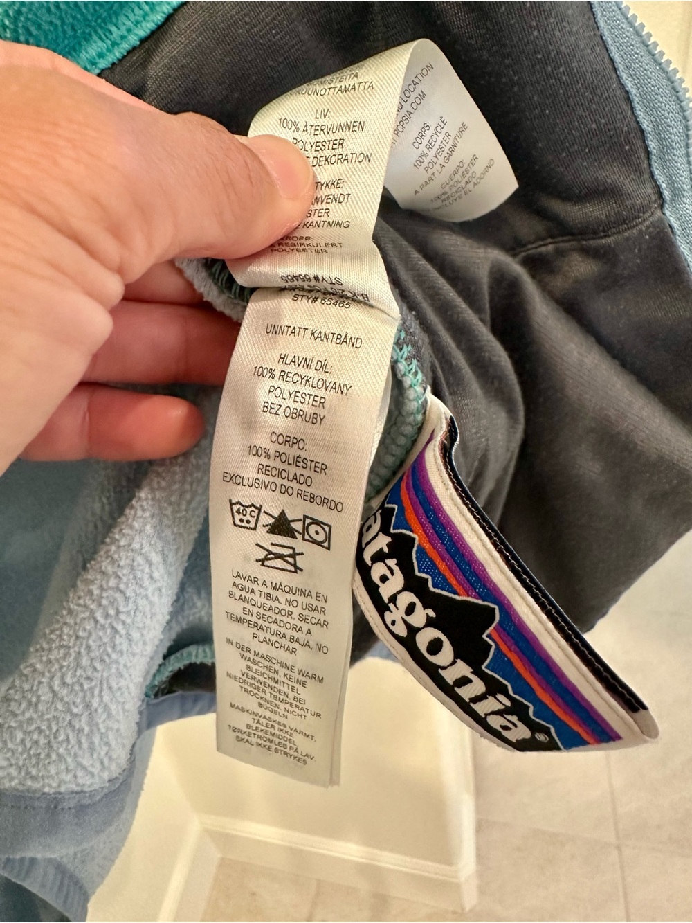 Patagonia Kids' Micro D Snap-T Fleece Jacket in Aqua size S - Picture 10 of 11